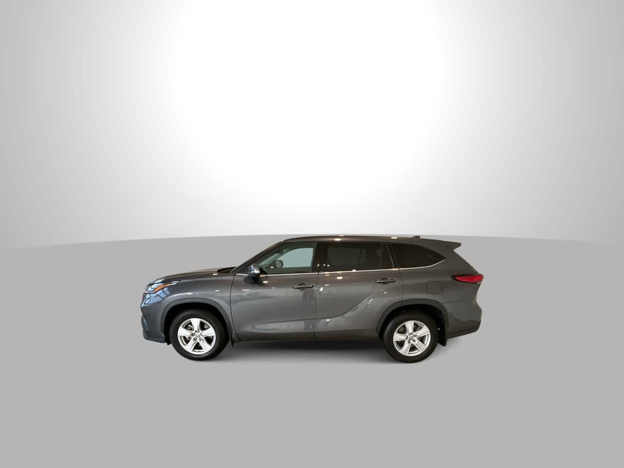 used 2022 Toyota Highlander car, priced at $30,489