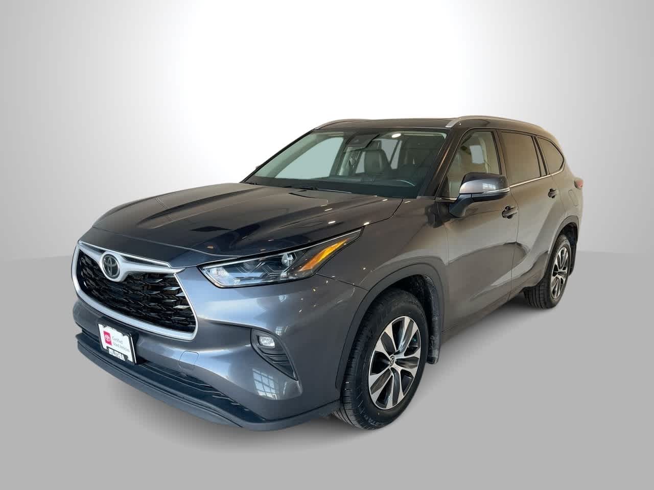 used 2022 Toyota Highlander car, priced at $33,781