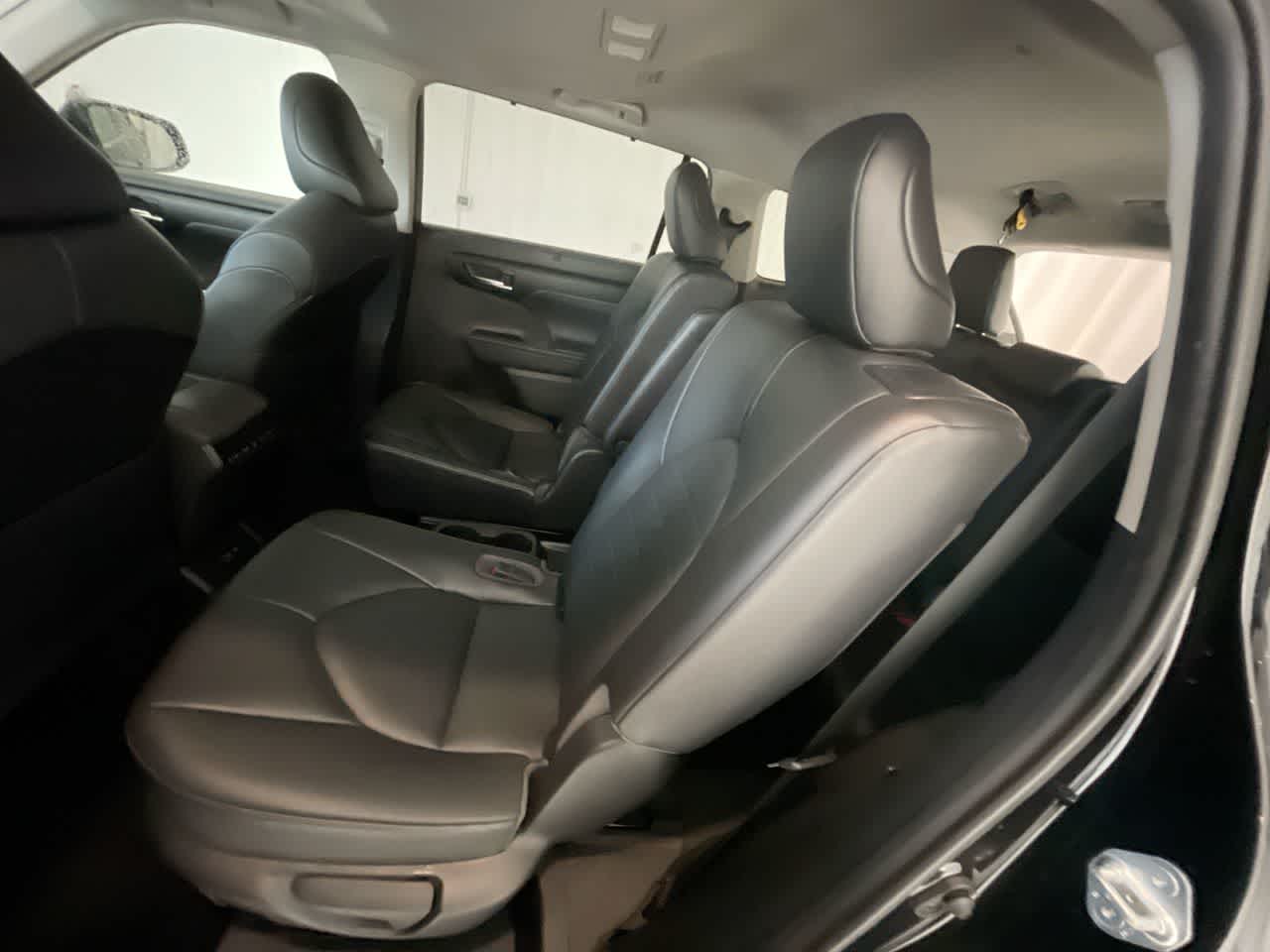 used 2021 Toyota Highlander car, priced at $32,746