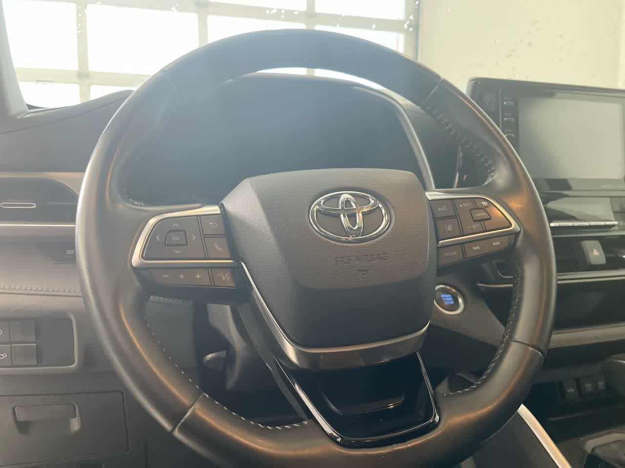 used 2021 Toyota Highlander car, priced at $31,341