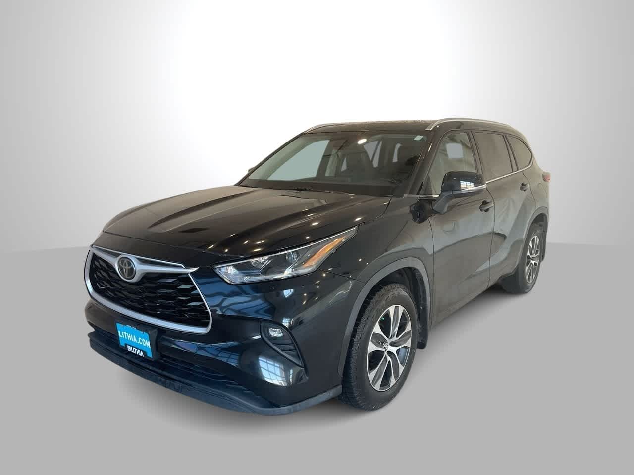 used 2021 Toyota Highlander car, priced at $30,846