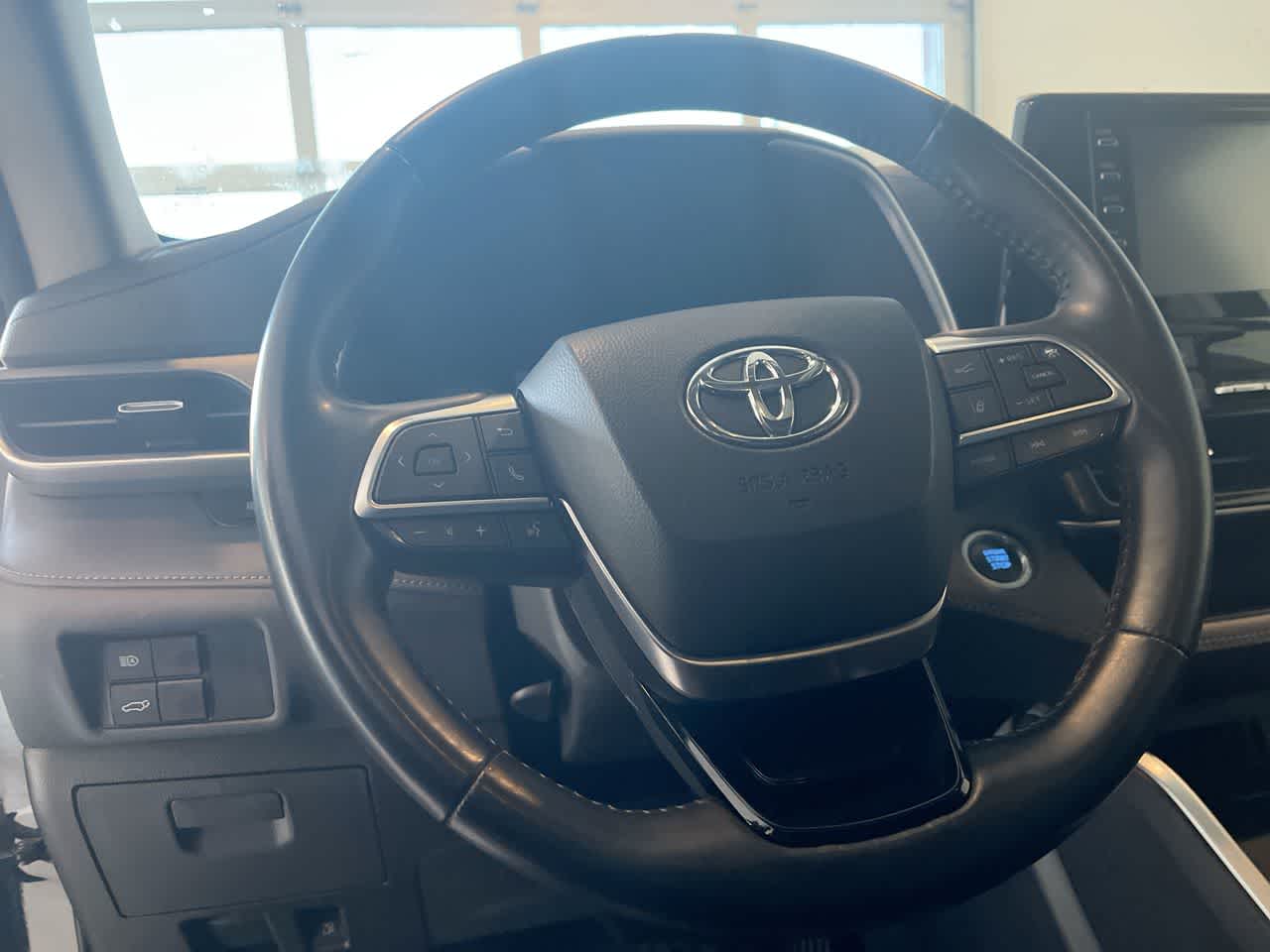 used 2021 Toyota Highlander car, priced at $30,846