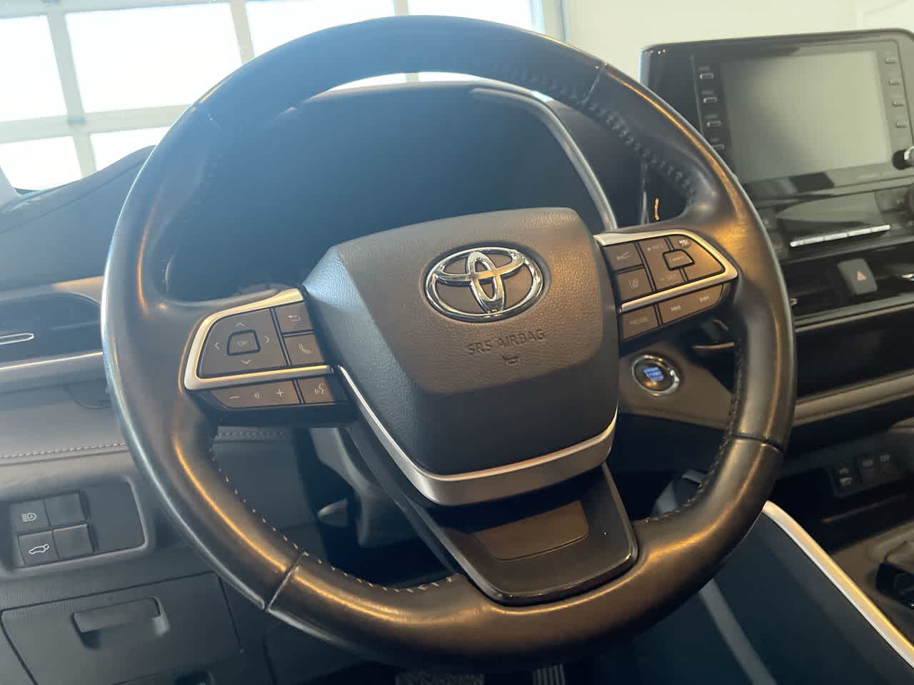 used 2022 Toyota Highlander car, priced at $34,477