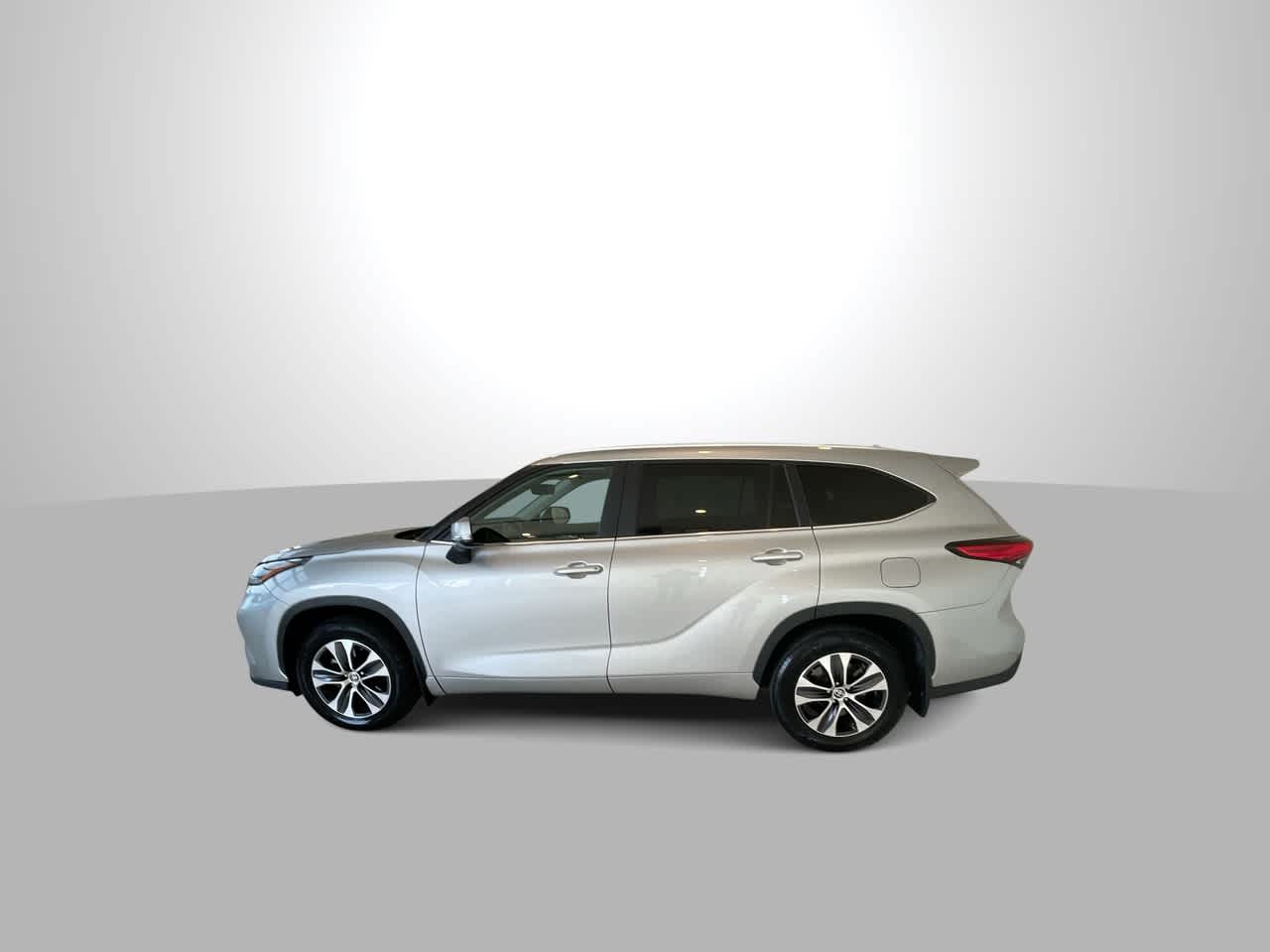 used 2023 Toyota Highlander car, priced at $39,354