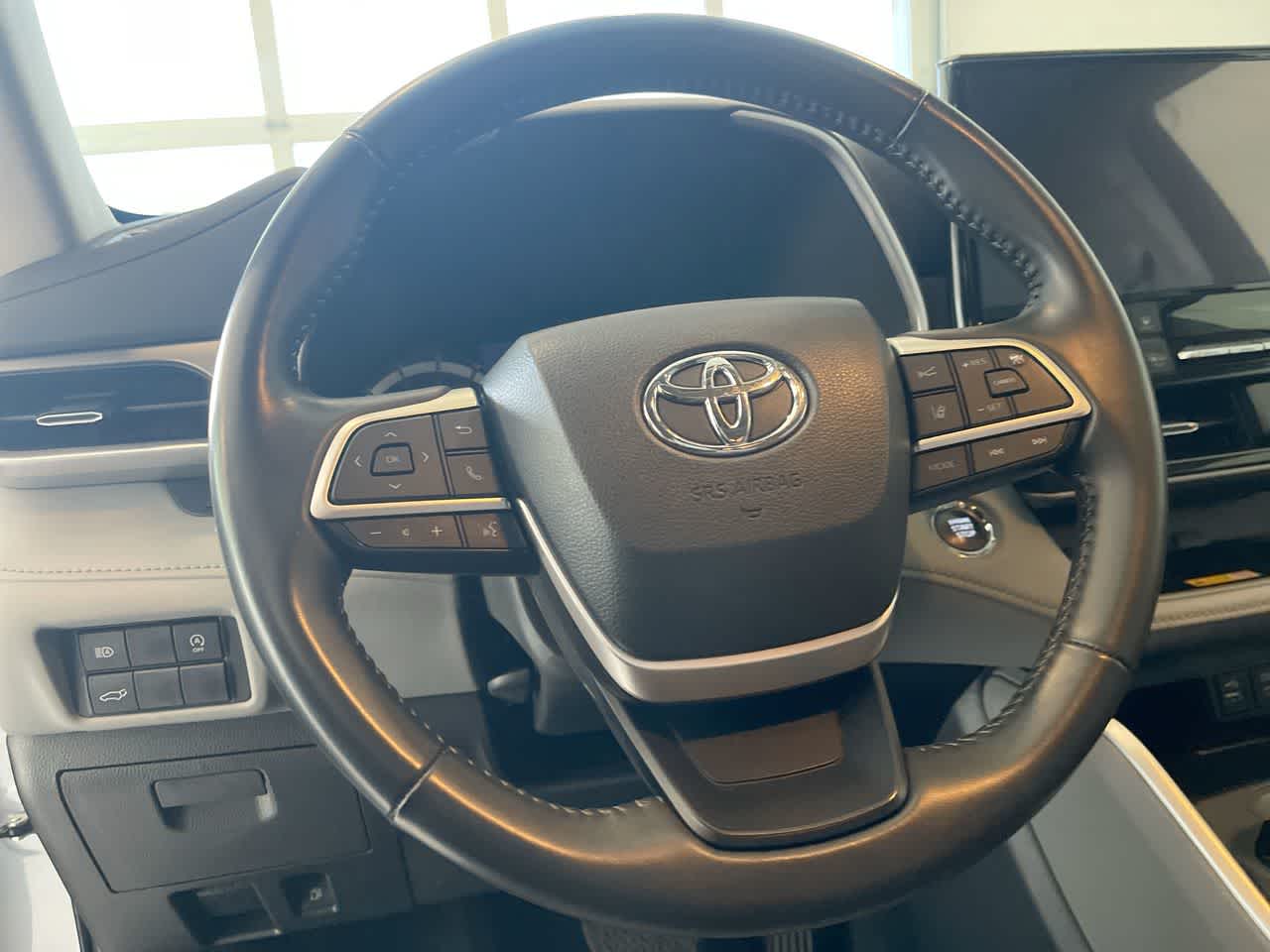 used 2023 Toyota Highlander car, priced at $38,378