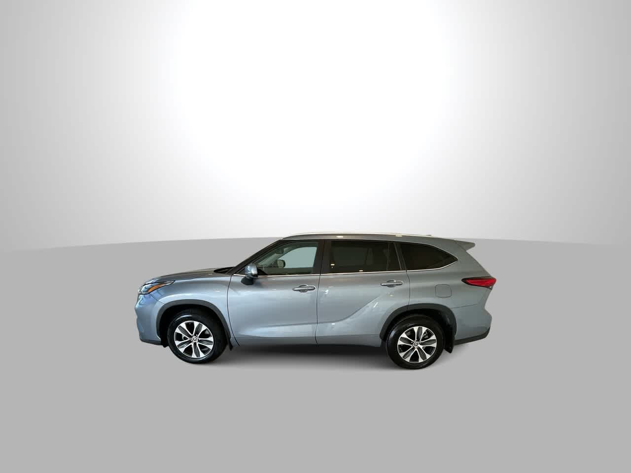 used 2023 Toyota Highlander car, priced at $38,378