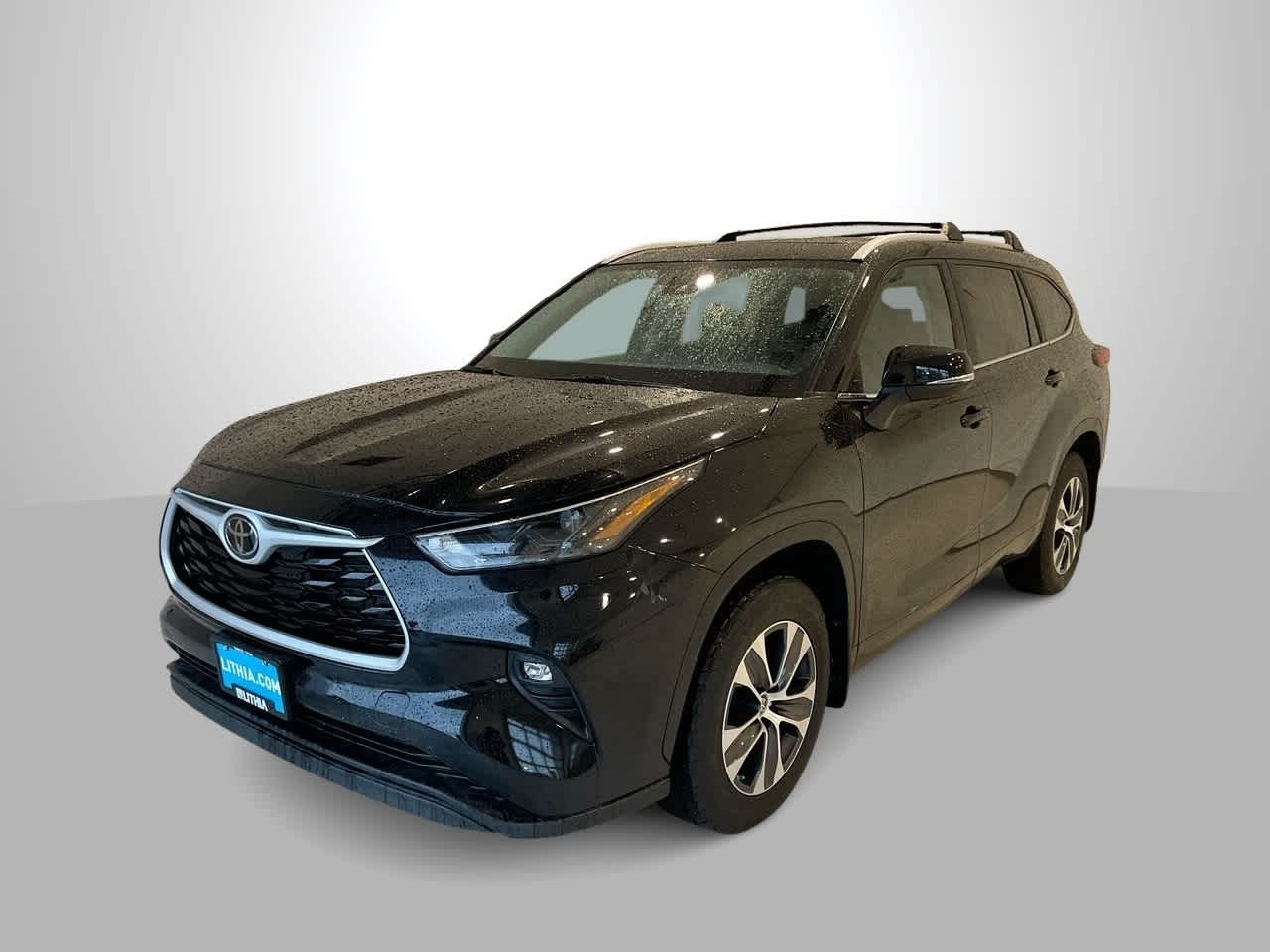 used 2023 Toyota Highlander car, priced at $37,659