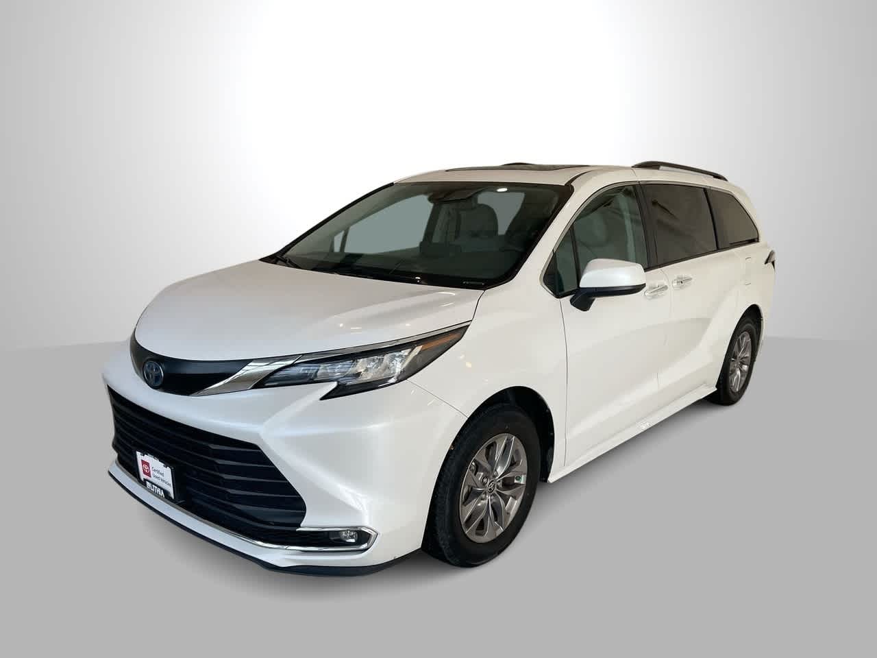 used 2023 Toyota Sienna car, priced at $42,044