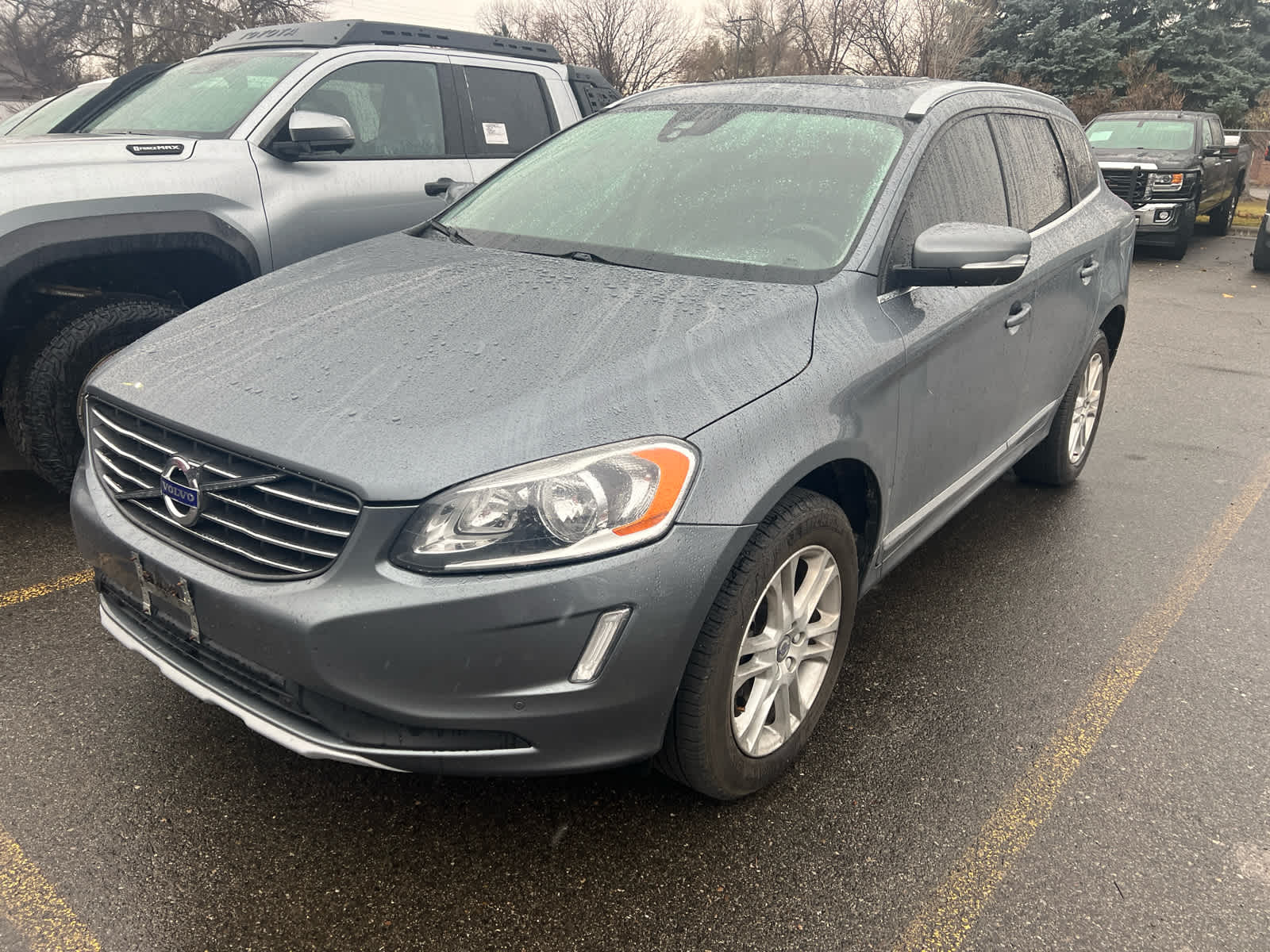 used 2016 Volvo XC60 car, priced at $12,118