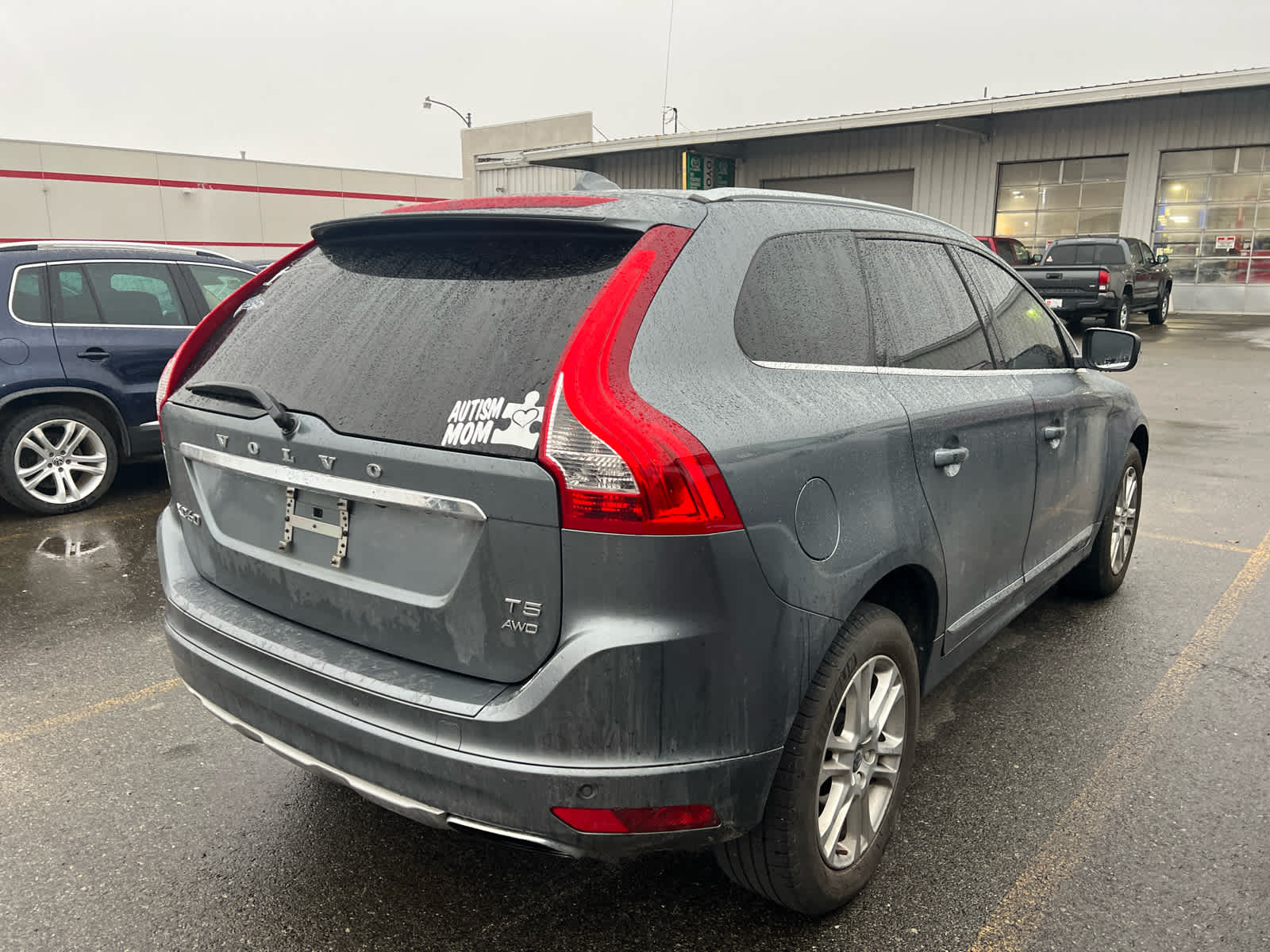 used 2016 Volvo XC60 car, priced at $12,118