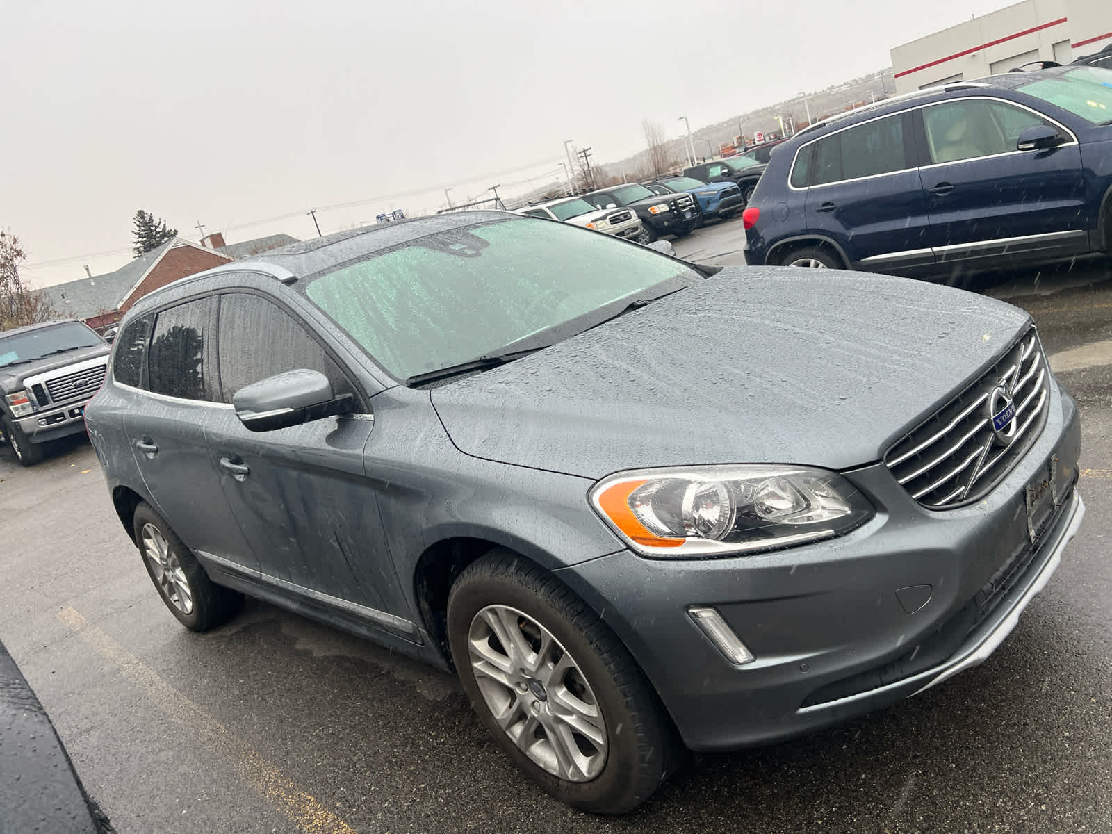 used 2016 Volvo XC60 car, priced at $12,118