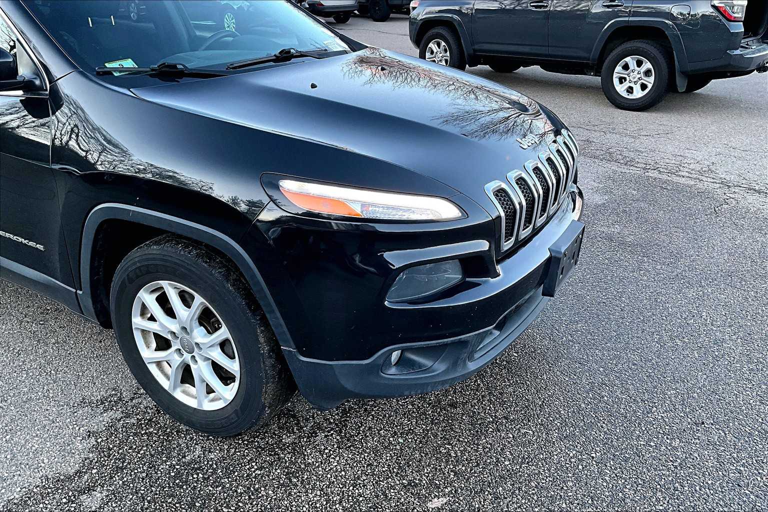 used 2015 Jeep Cherokee car, priced at $9,997