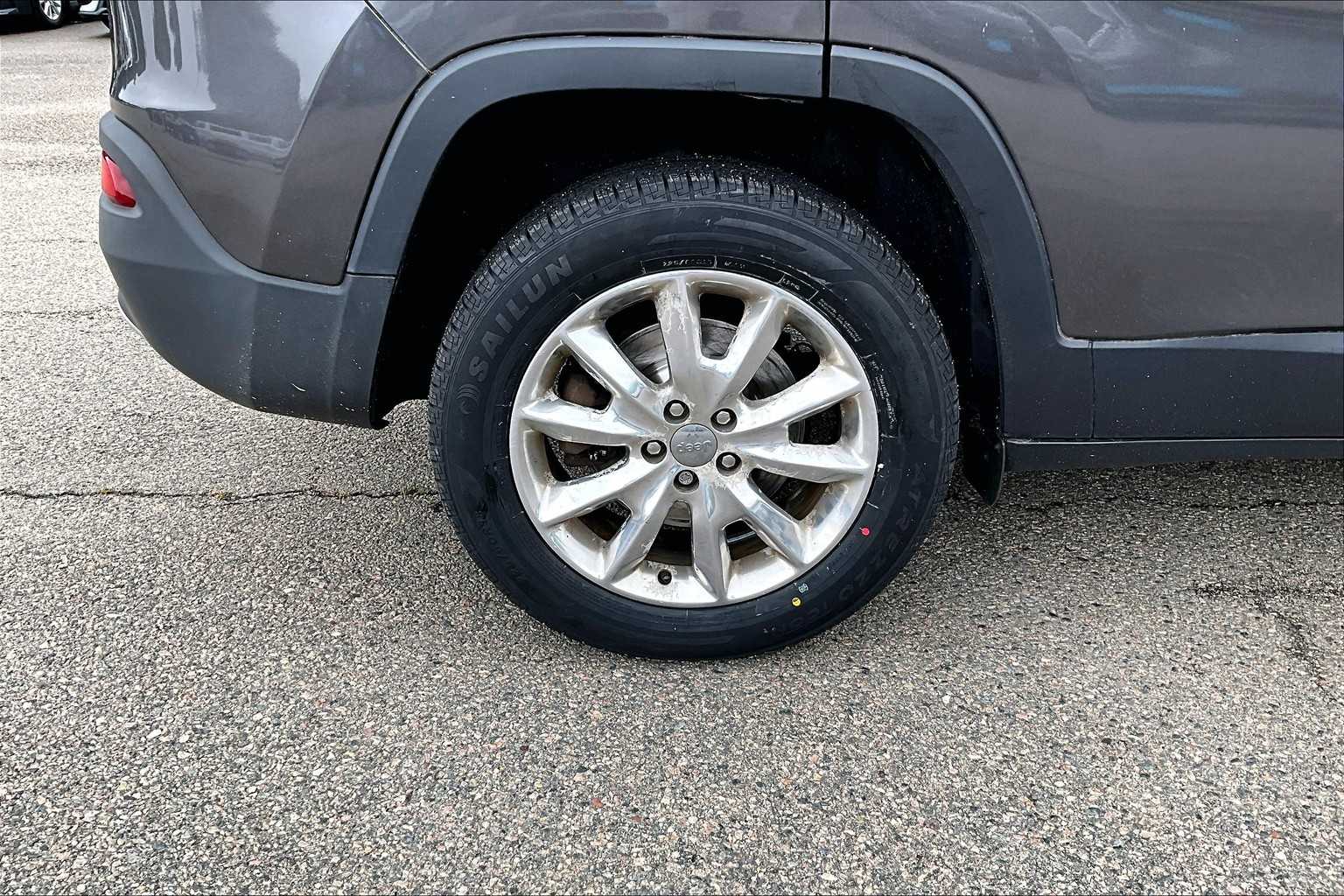 used 2016 Jeep Cherokee car, priced at $14,924