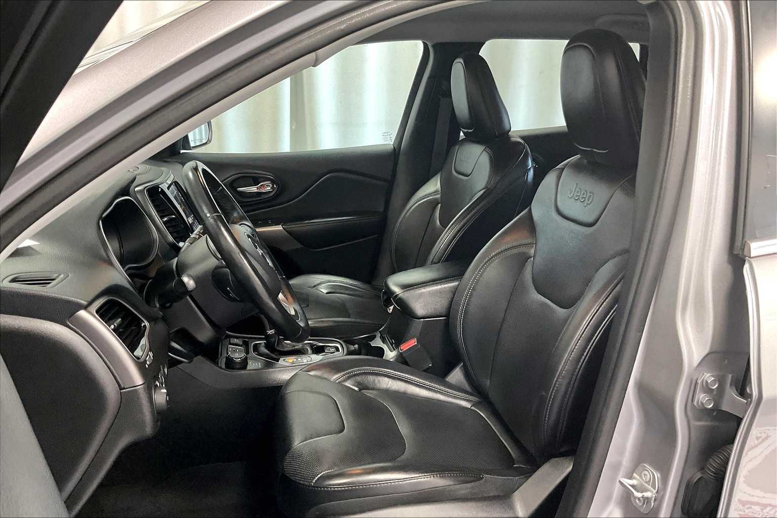 used 2019 Jeep Cherokee car, priced at $17,595
