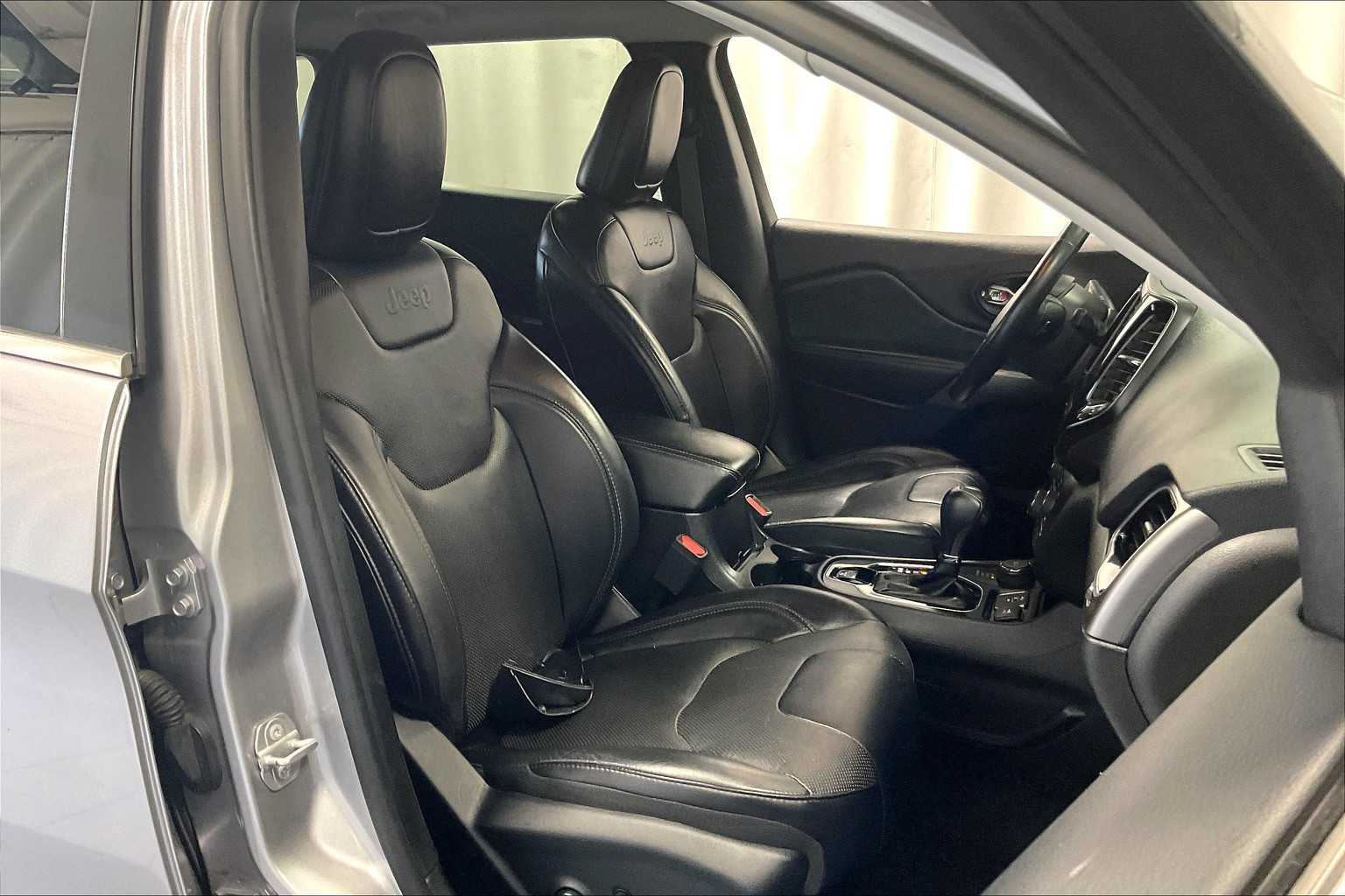 used 2019 Jeep Cherokee car, priced at $17,595