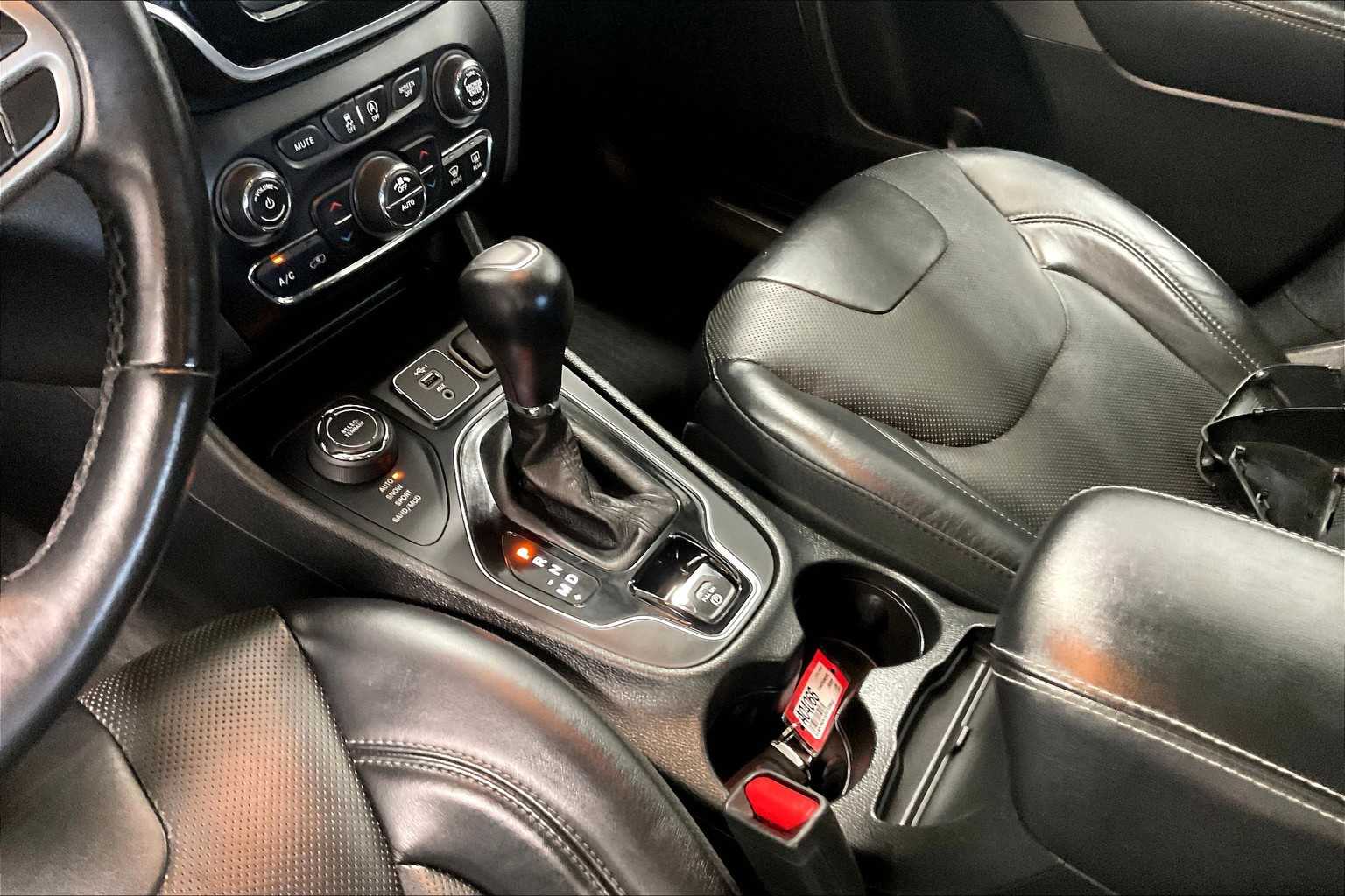 used 2019 Jeep Cherokee car, priced at $17,595
