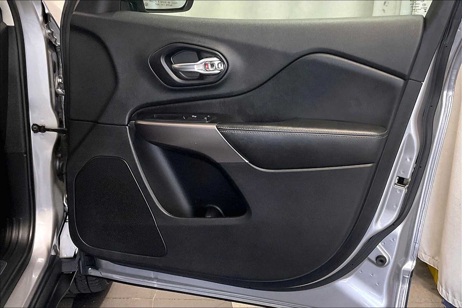 used 2019 Jeep Cherokee car, priced at $17,595