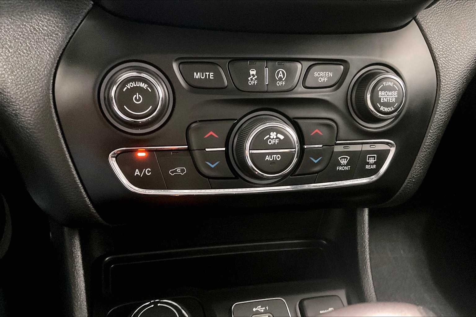 used 2019 Jeep Cherokee car, priced at $17,595