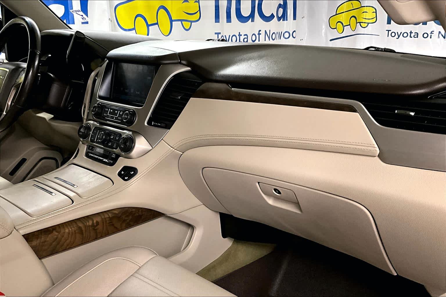 used 2019 GMC Yukon car, priced at $30,689