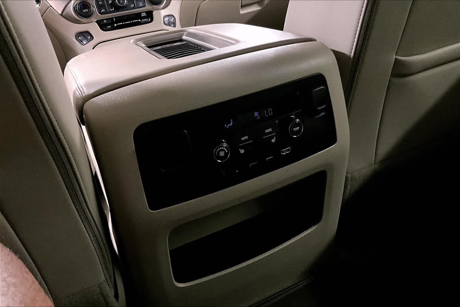 used 2019 GMC Yukon car, priced at $30,689