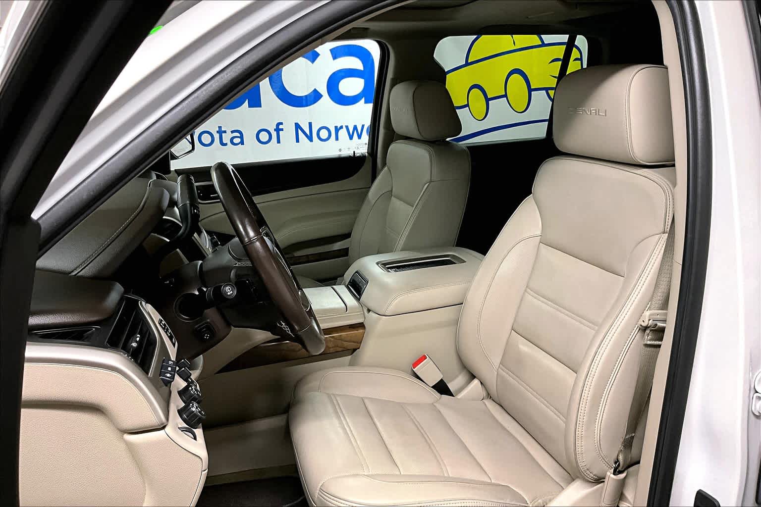 used 2019 GMC Yukon car, priced at $30,689