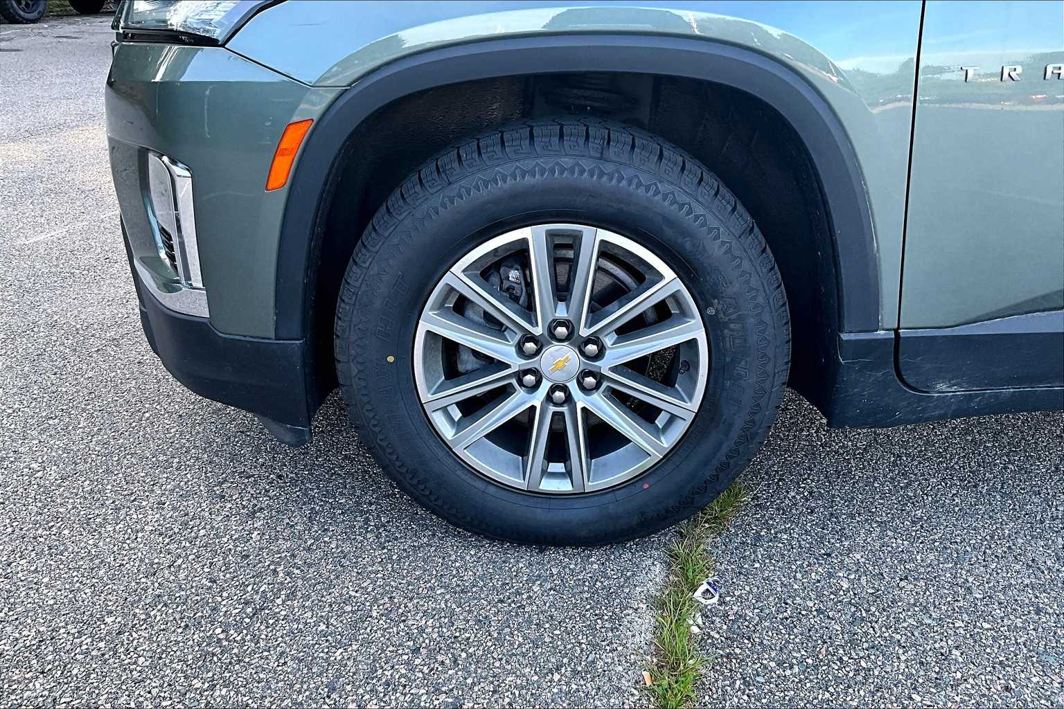 used 2022 Chevrolet Traverse car, priced at $28,174