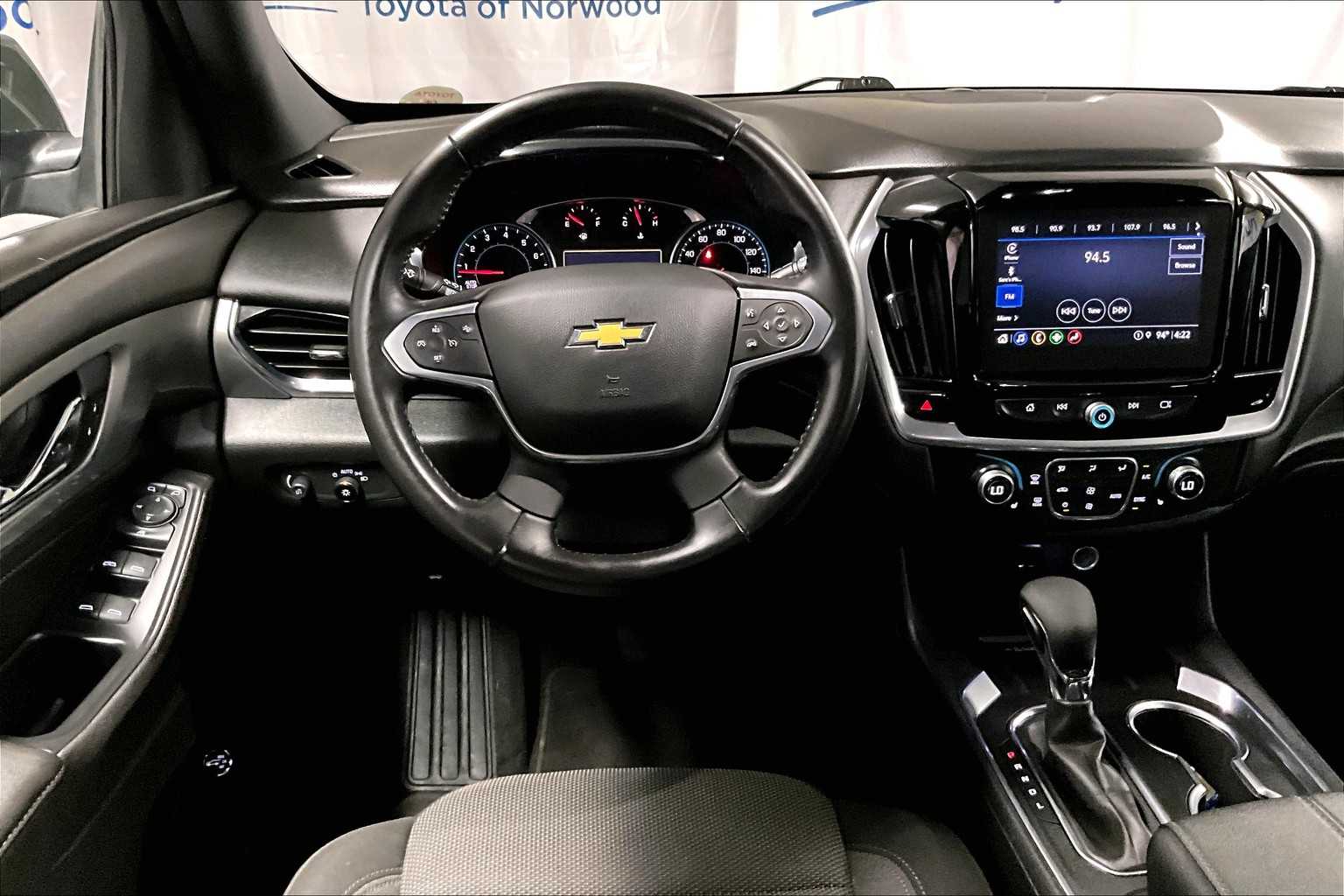 used 2022 Chevrolet Traverse car, priced at $27,688