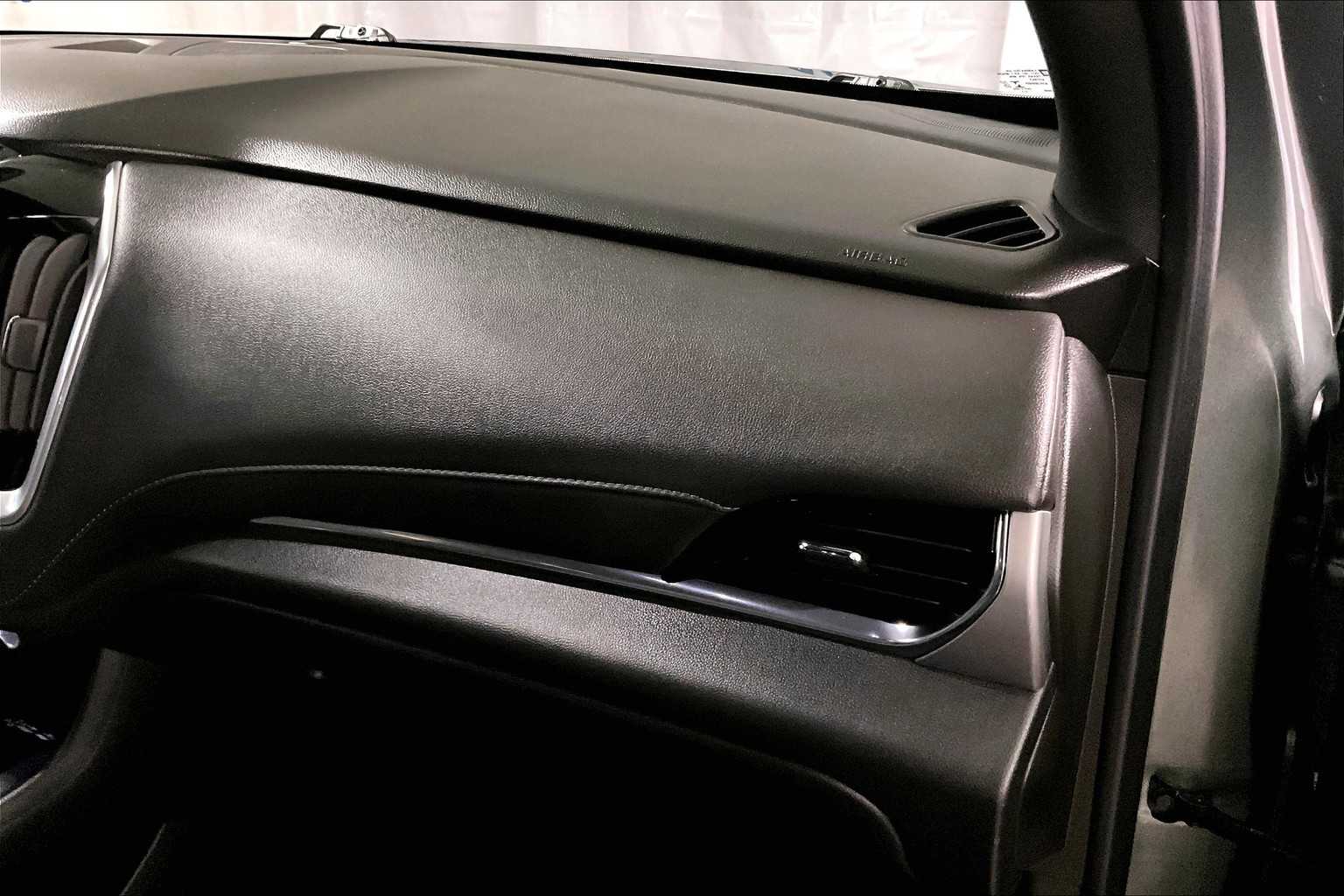 used 2022 Chevrolet Traverse car, priced at $27,688