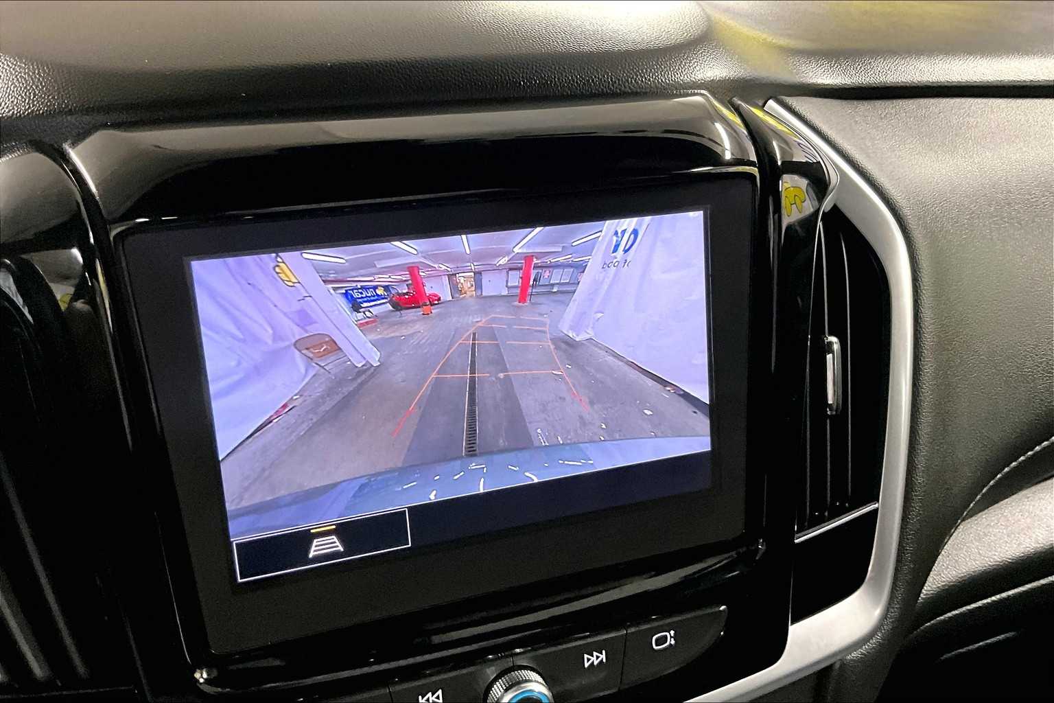 used 2022 Chevrolet Traverse car, priced at $27,688