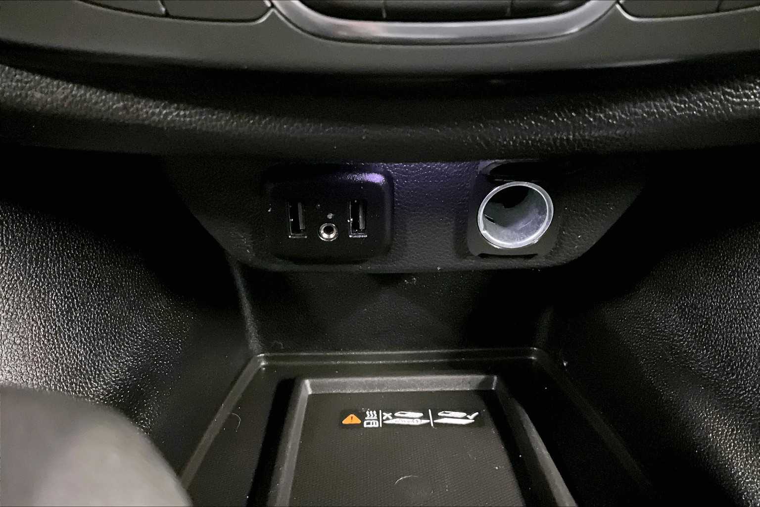 used 2022 Chevrolet Traverse car, priced at $27,688