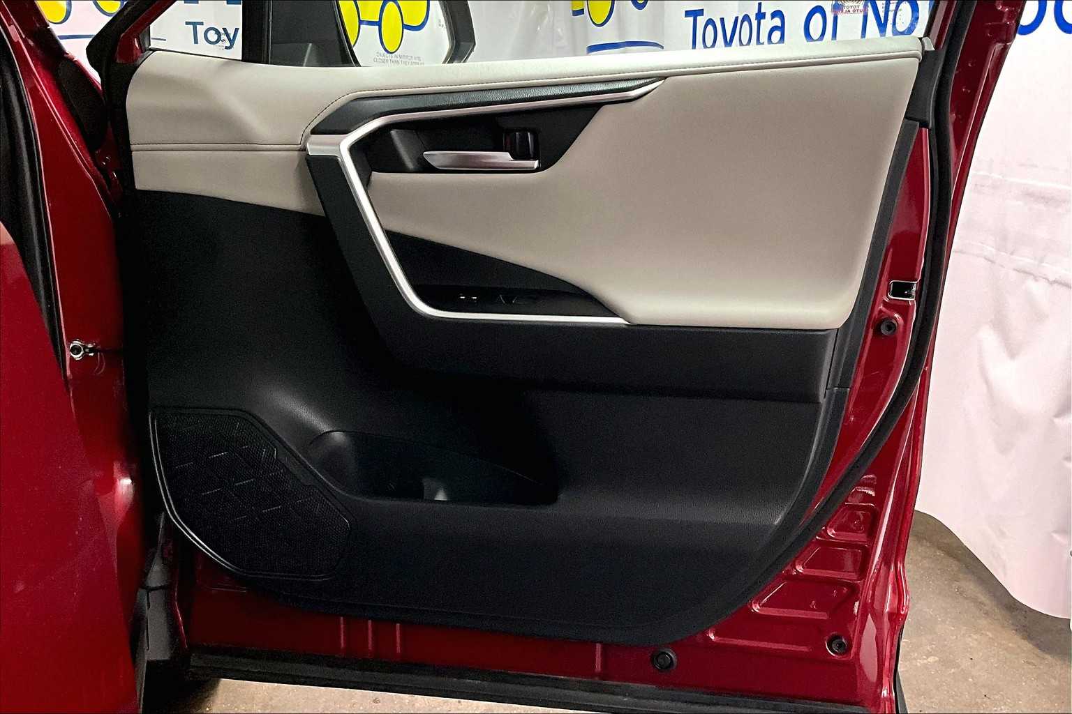 used 2019 Toyota RAV4 car, priced at $26,617