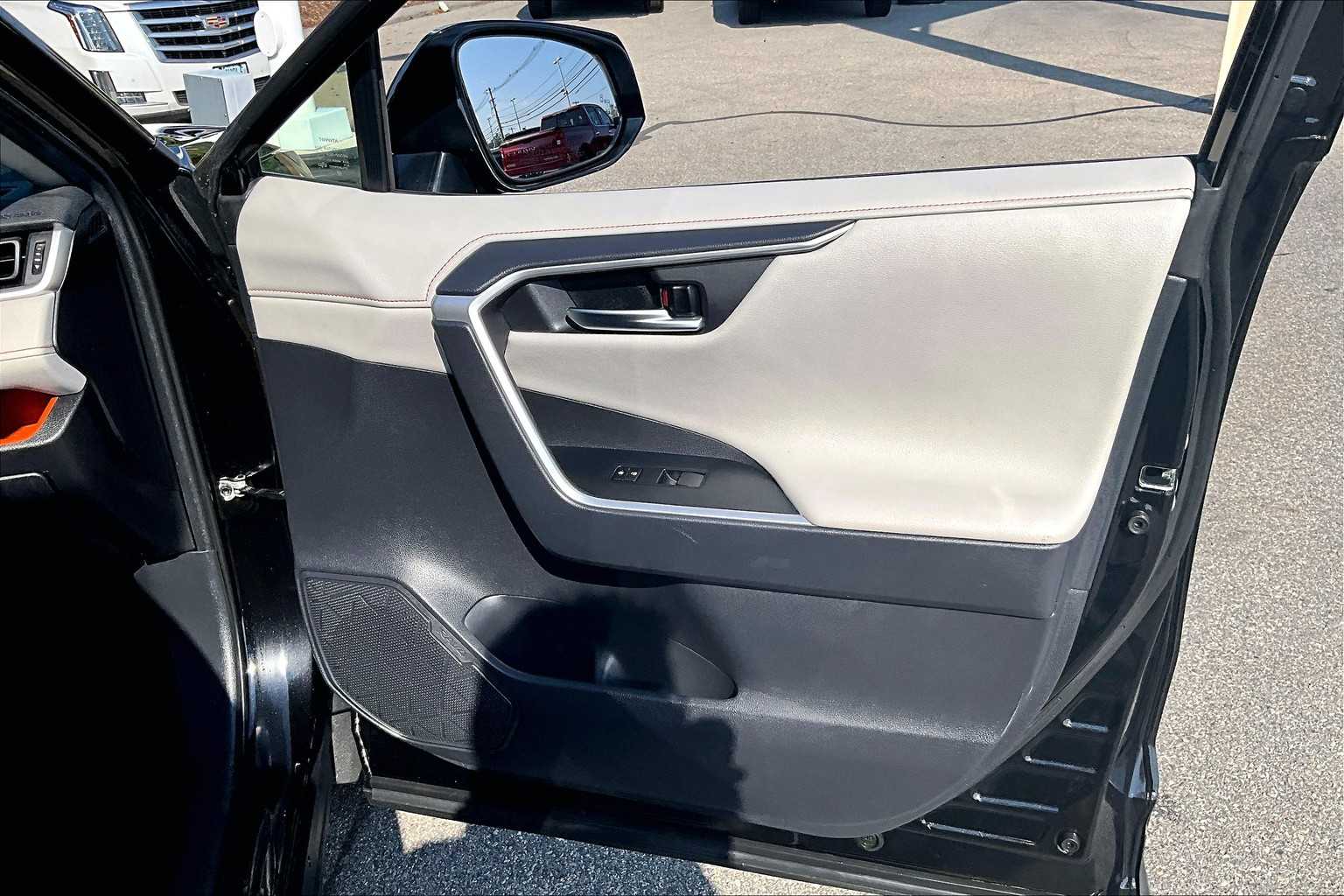 used 2019 Toyota RAV4 car, priced at $26,998