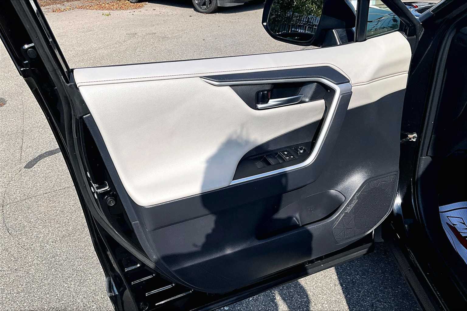 used 2019 Toyota RAV4 car, priced at $26,998