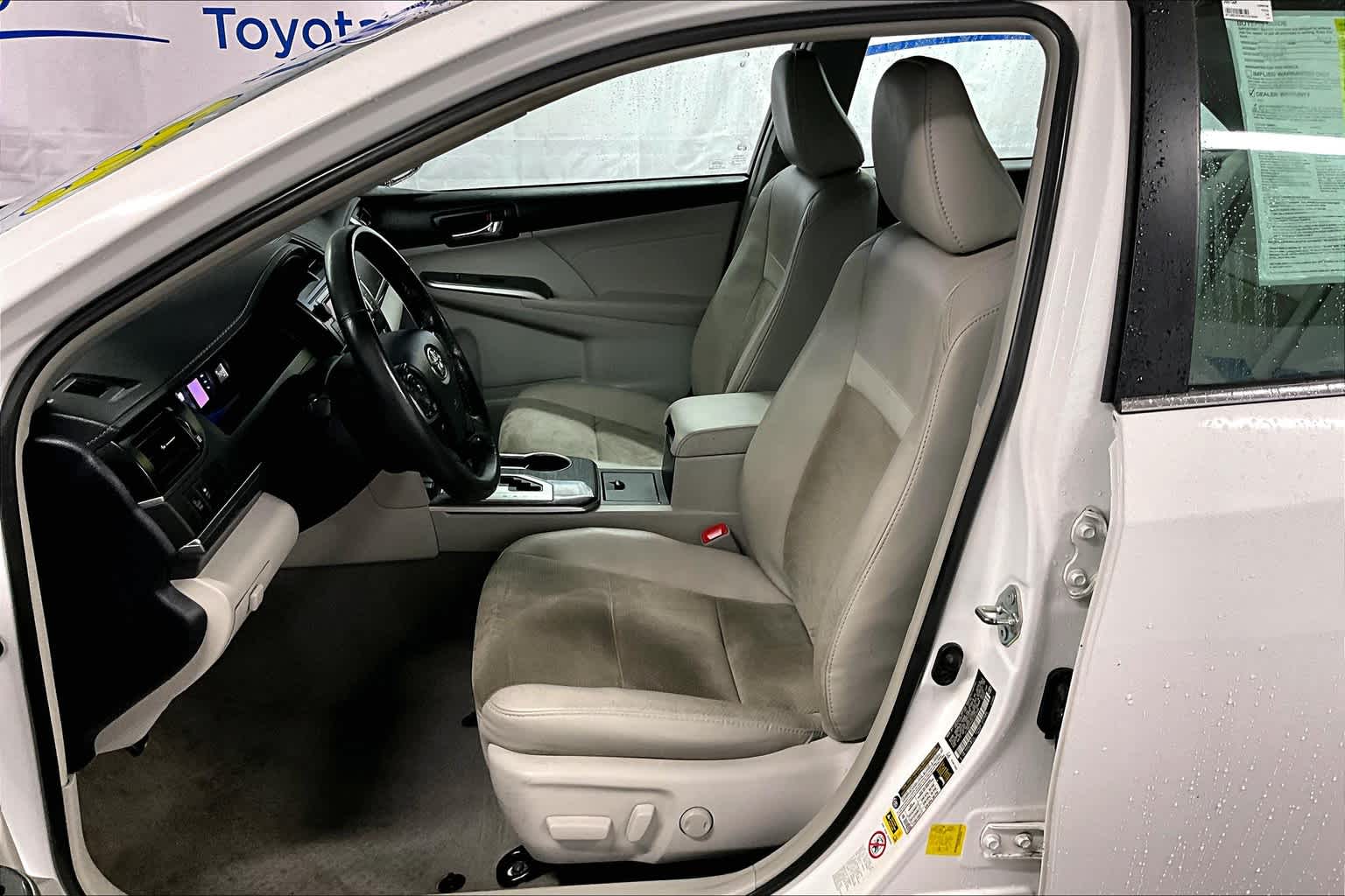 used 2014 Toyota Camry Hybrid car, priced at $15,988