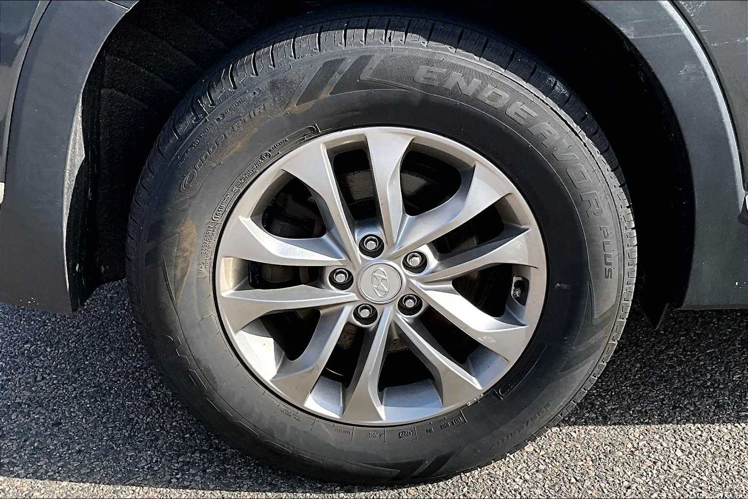 used 2020 Hyundai Santa Fe car, priced at $19,177