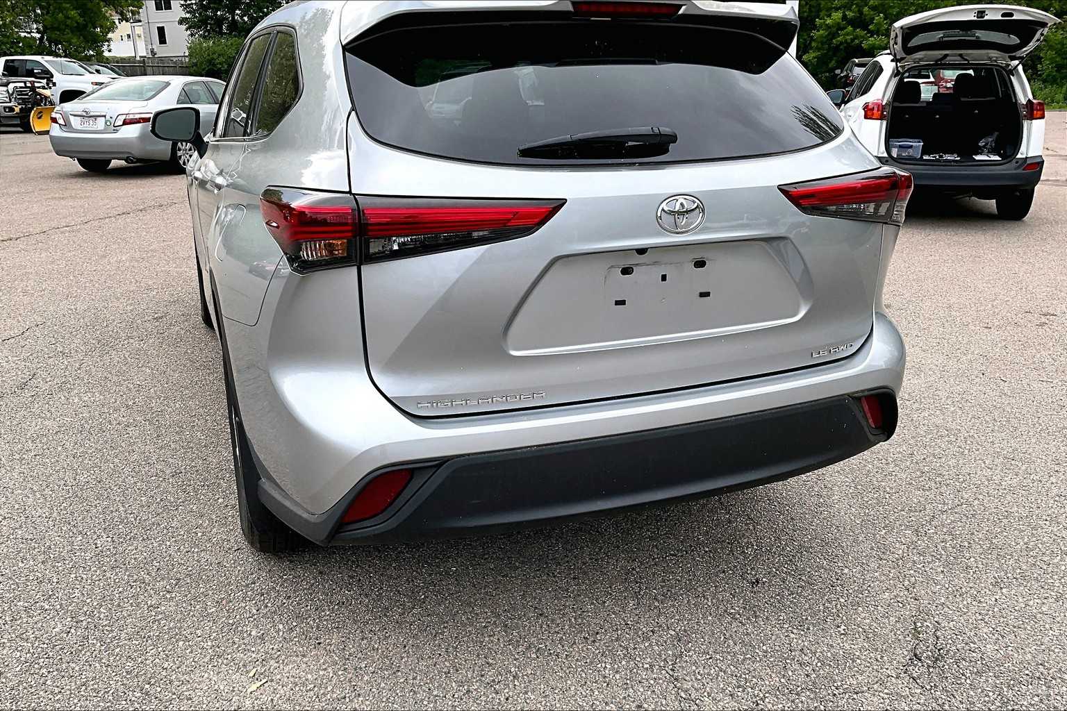 used 2022 Toyota Highlander car, priced at $35,988