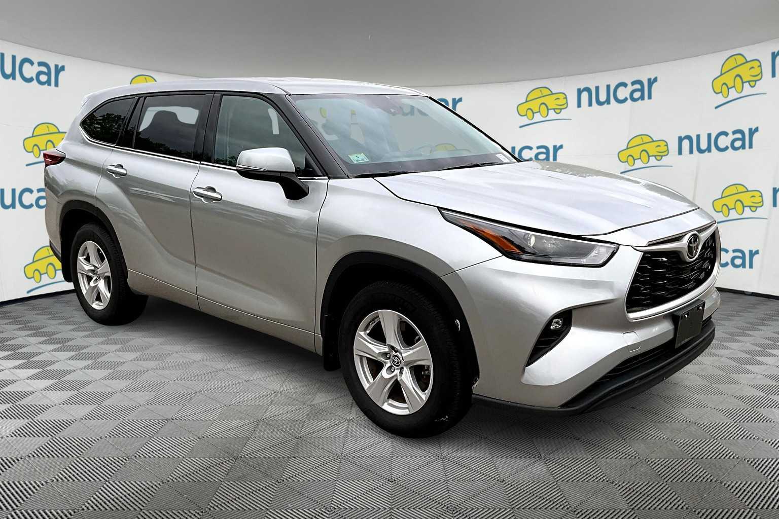 used 2022 Toyota Highlander car, priced at $35,988