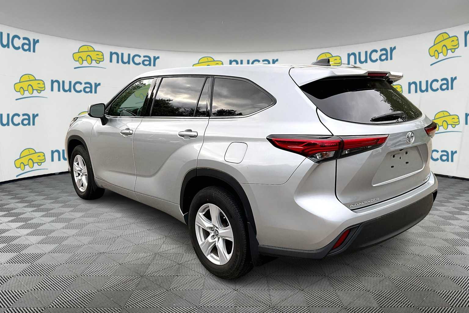 used 2022 Toyota Highlander car, priced at $35,988