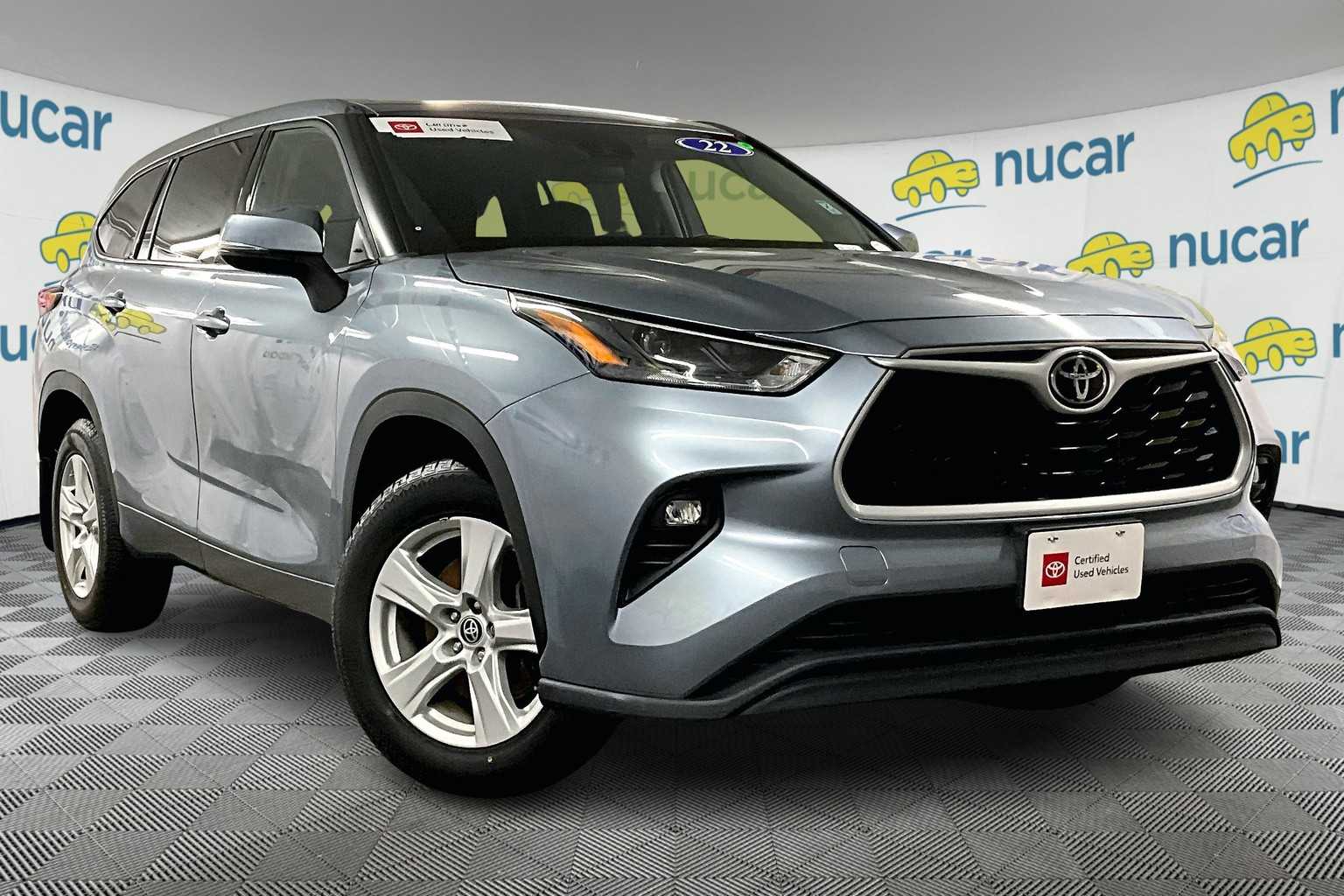 used 2022 Toyota Highlander car, priced at $32,477