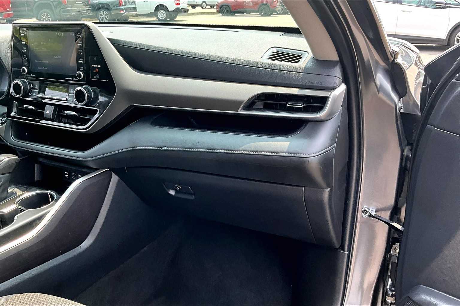 used 2022 Toyota Highlander car, priced at $33,788