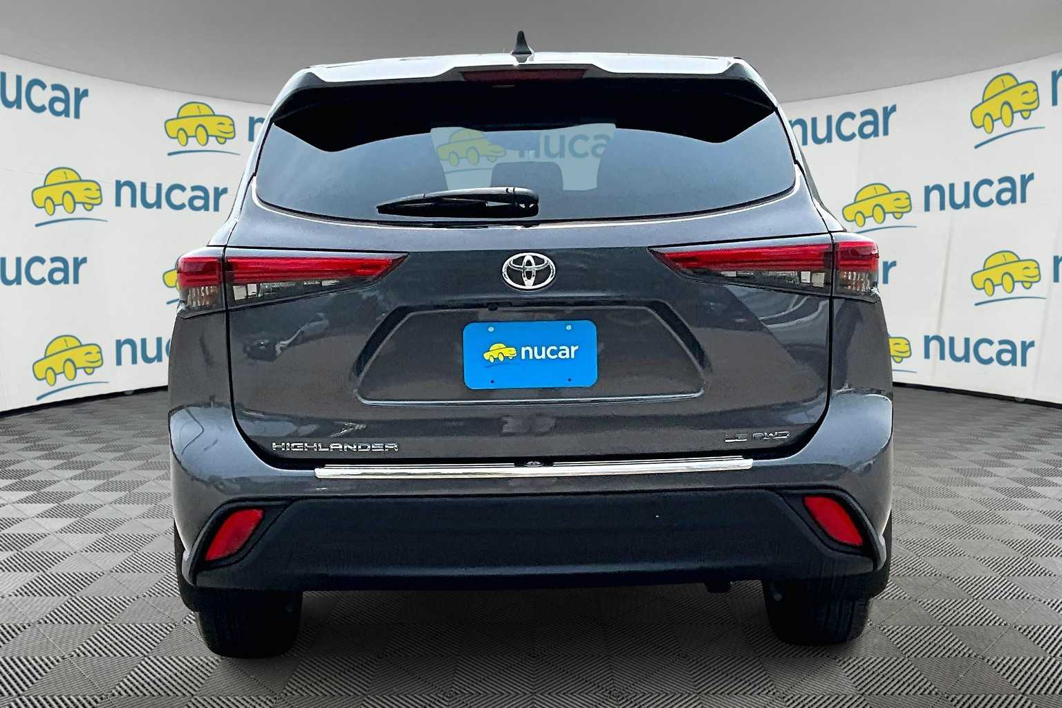 used 2022 Toyota Highlander car, priced at $33,788