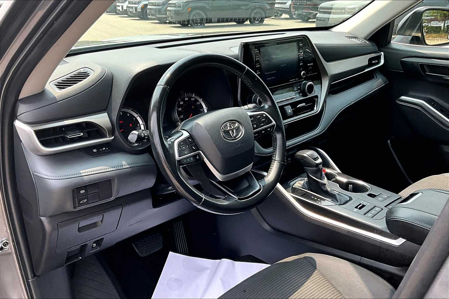used 2022 Toyota Highlander car, priced at $33,788