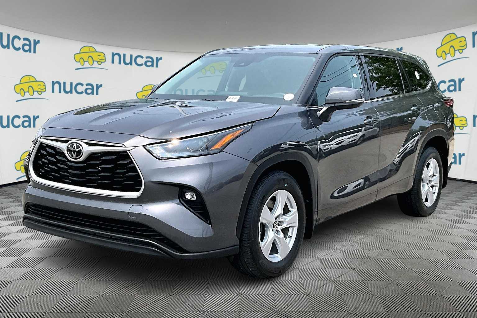 used 2022 Toyota Highlander car, priced at $33,788