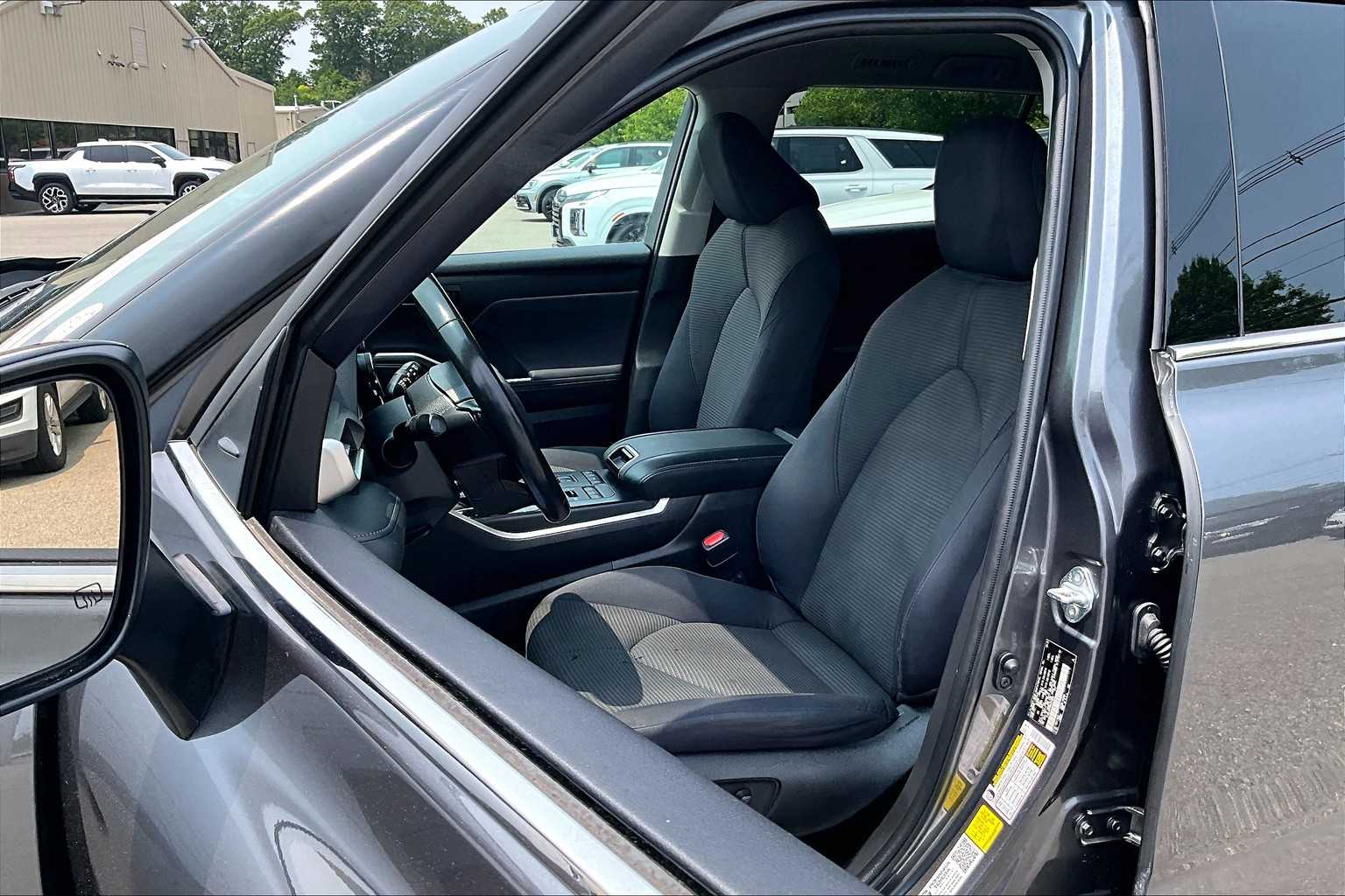 used 2022 Toyota Highlander car, priced at $33,788