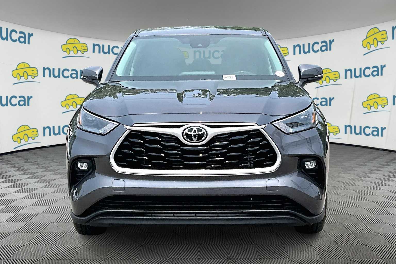 used 2022 Toyota Highlander car, priced at $33,788