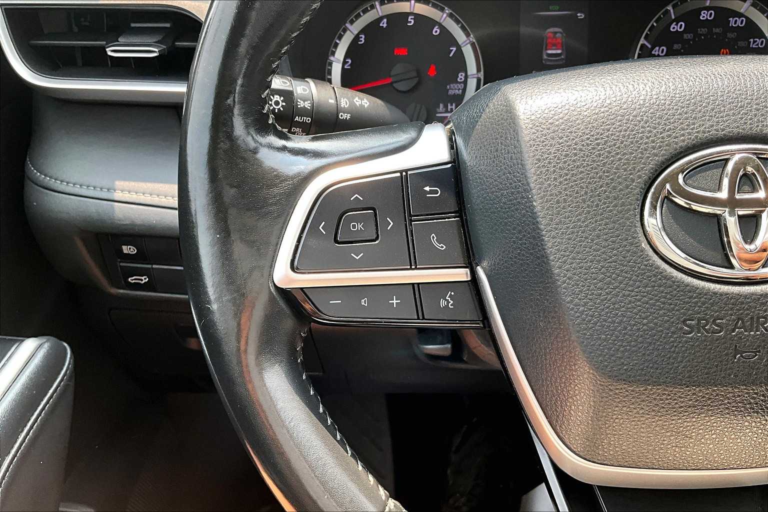 used 2022 Toyota Highlander car, priced at $33,788