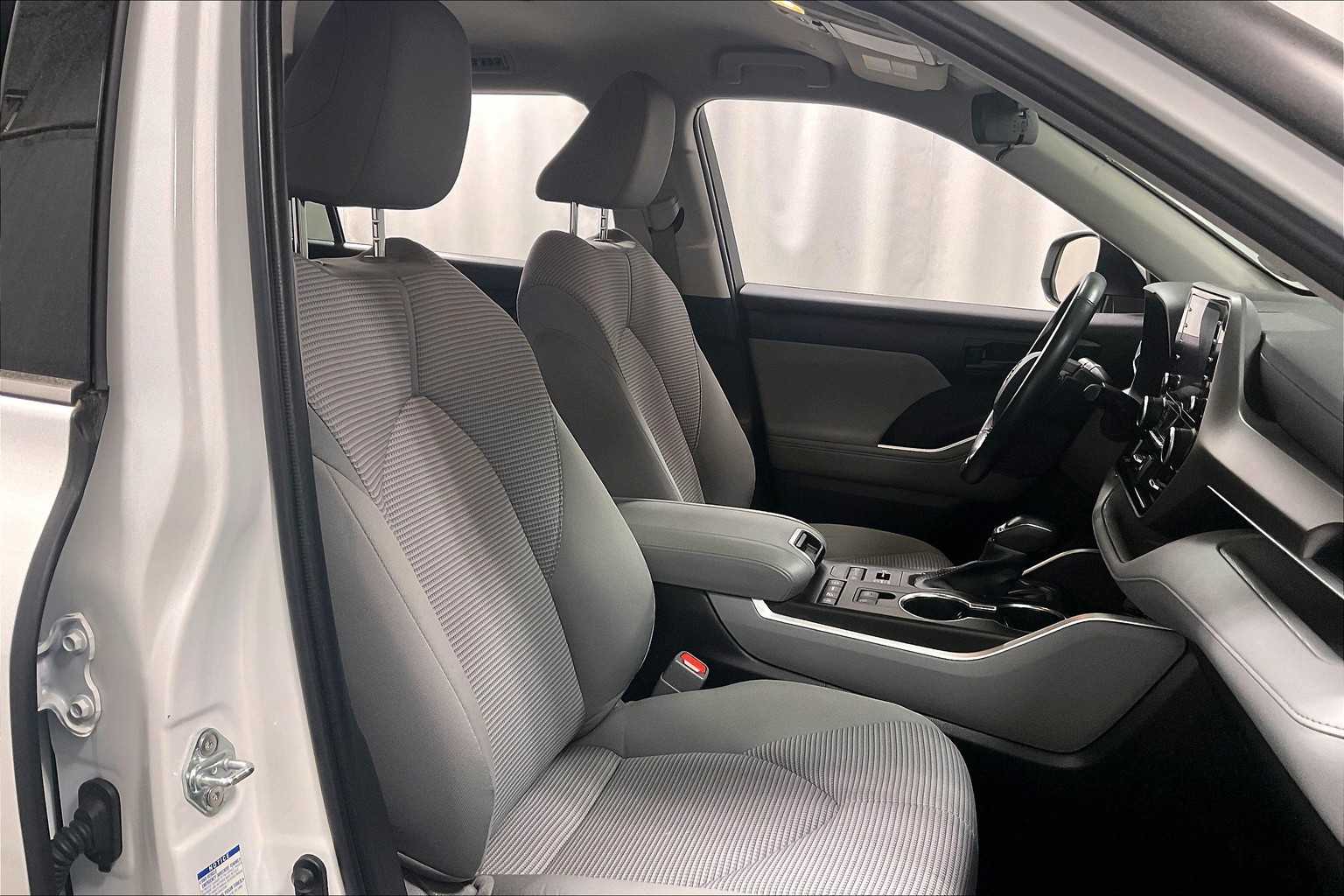 used 2022 Toyota Highlander car, priced at $31,777