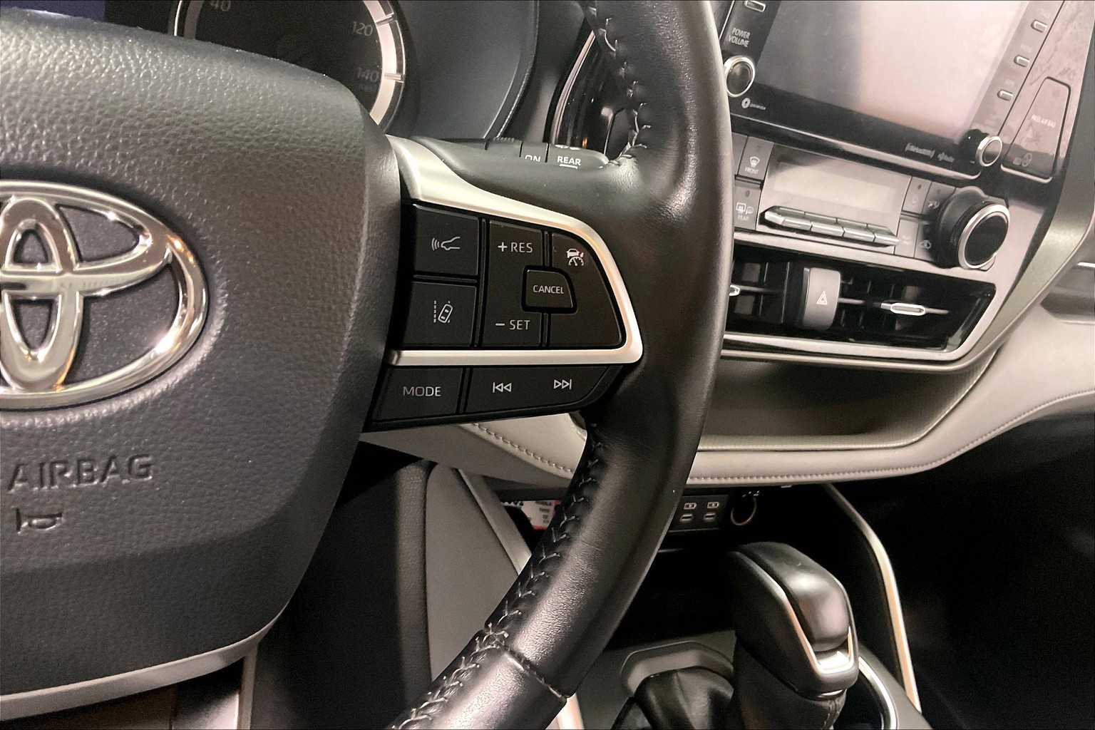 used 2022 Toyota Highlander car, priced at $31,777