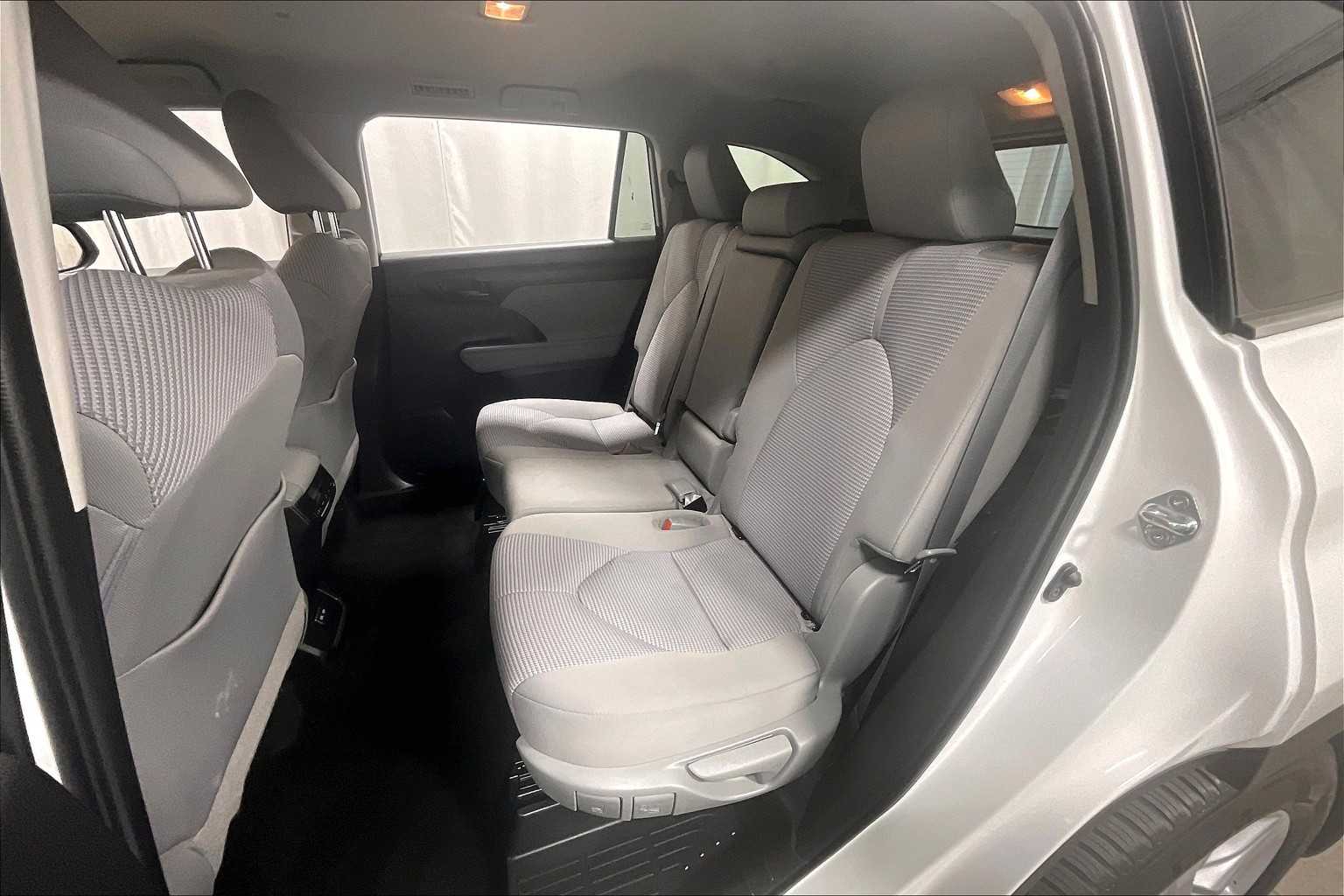 used 2022 Toyota Highlander car, priced at $31,777