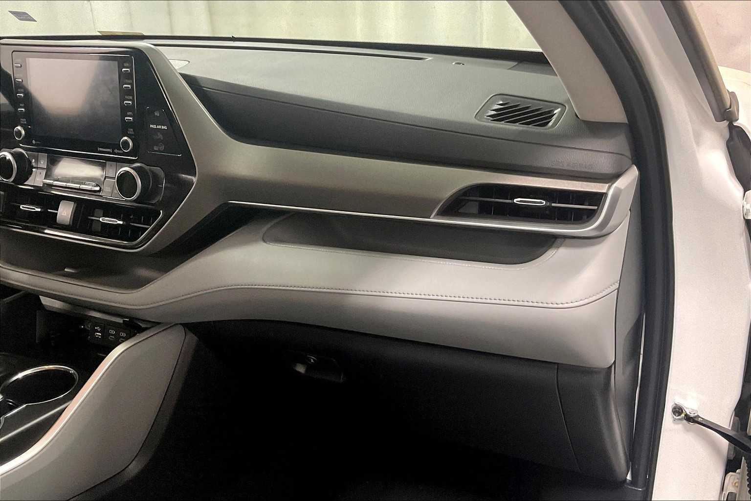 used 2022 Toyota Highlander car, priced at $31,777